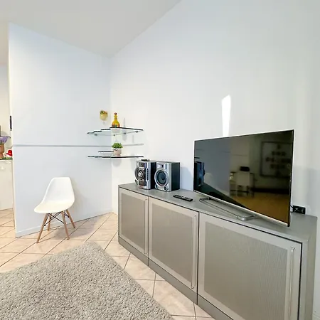 Ampio E Luminoso Galleria * Arona