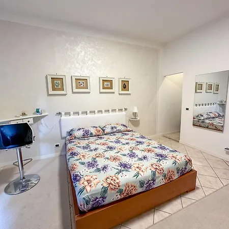 Ampio E Luminoso Galleria Arona