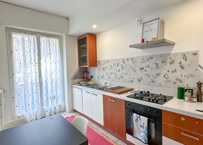 Ampio E Luminoso Galleria Apartamento